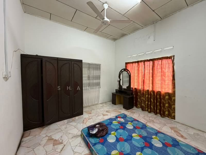 Rumah Banglo untuk Dijual di Kluang (Johor) - Shanel Tee - Bedroom - PropertyGuru.com.my