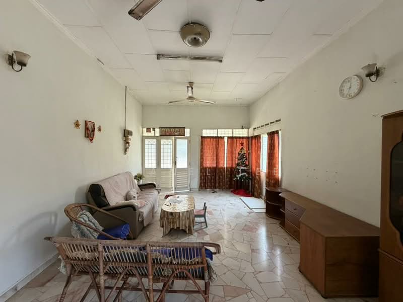 Rumah Banglo untuk Dijual di Kluang (Johor) - Shanel Tee - Living Room - PropertyGuru.com.my