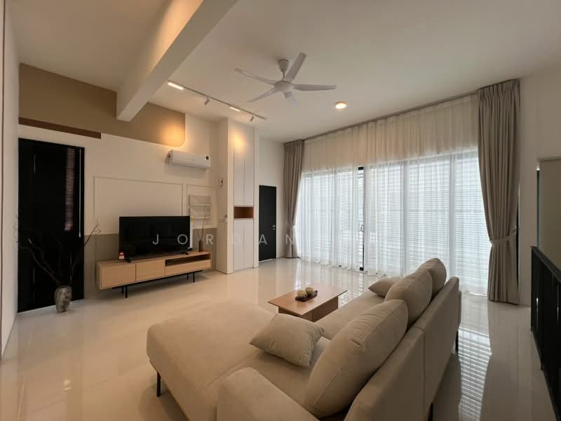 Townhouse for Rent in Kayu Ara (Selangor) - Jordan Teh - Living Room - PropertyGuru.com.my