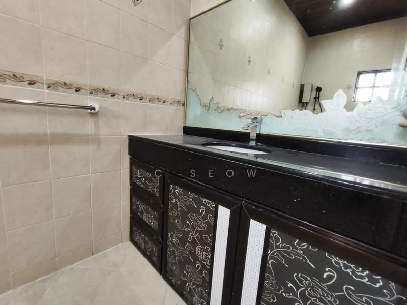 Rumah Banglo untuk Dijual di Petaling Jaya (Selangor) - LC Seow - Bathroom - PropertyGuru.com.my