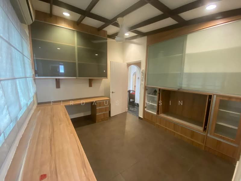 Bungalow for Sale in Seksyen 4 (Petaling Jaya) - Firdaus Husin - Study - PropertyGuru.com.my