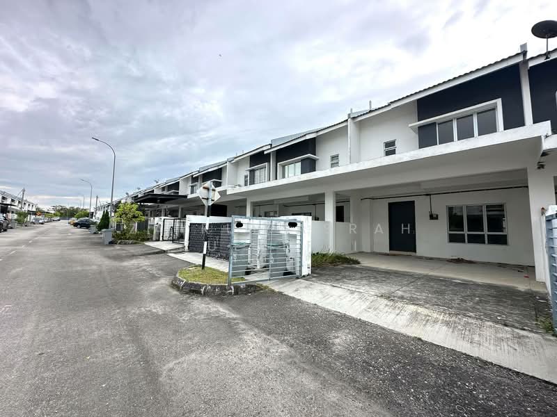 2-storey Terraced House for Sale in Bandar Sri Sendayan (Negeri Sembilan) - Zairul Asrah Zulkefli - Exterior - PropertyGuru.com.my