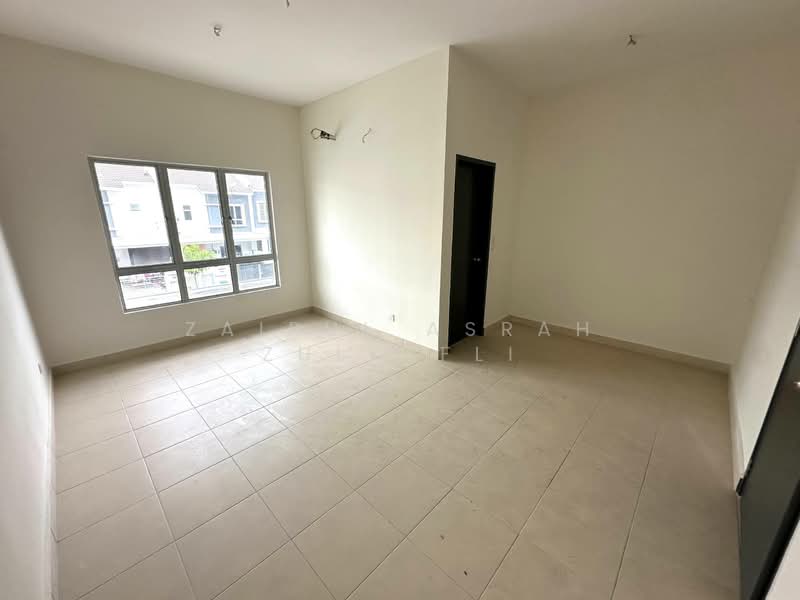 2-storey Terraced House for Sale in Bandar Sri Sendayan (Negeri Sembilan) - Zairul Asrah Zulkefli - Interior - PropertyGuru.com.my