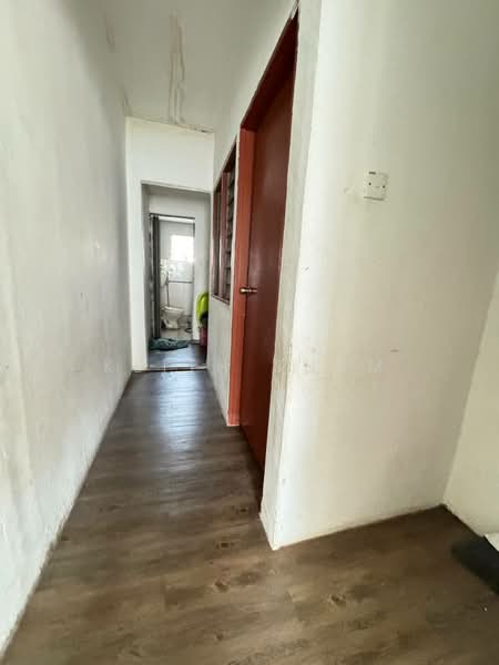 Rumah Teres untuk Dijual di Taman Damai Jaya (Skudai) - Keith Shum - Corridor - PropertyGuru.com.my
