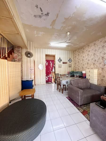 Rumah Teres 2 Tingkat untuk Dijual di Puchong (Selangor) - Chow Kok Toong - Living Room - PropertyGuru.com.my