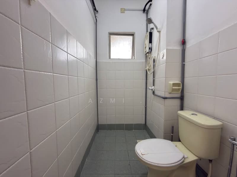 Pangsapuri untuk Dijual di Melur Apartment - Azmi . - Bathroom - PropertyGuru.com.my