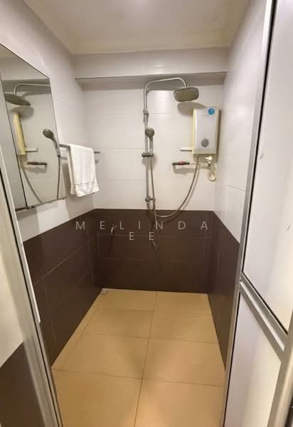 Rumah Teres 2 Tingkat untuk Dijual di Taman Sri Muhibbah (Kulai) - Melinda Ee - Bathroom - PropertyGuru.com.my