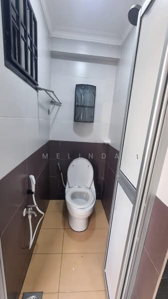 Rumah Teres 2 Tingkat untuk Dijual di Taman Sri Muhibbah (Kulai) - Melinda Ee - Bathroom - PropertyGuru.com.my