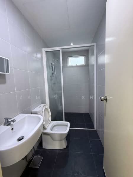 Servis Apartment untuk Disewa di Cerrado Residence @ Southville City - Zamani Ishak - Bathroom - PropertyGuru.com.my