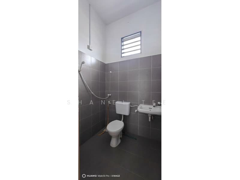Rumah Teres 2 Tingkat untuk Dijual di Taman Kluang Barat (Kluang) - Shanel Tee - Bathroom - PropertyGuru.com.my