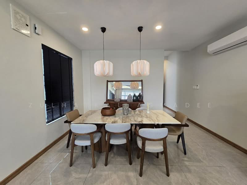 3-storey Terraced House for Sale in Cyberjaya (Selangor) - Zulhaikal Asmadee - Dining Room - PropertyGuru.com.my
