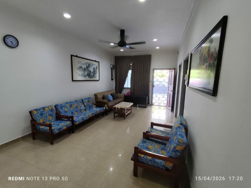 1-storey Terraced House for Rent in Taman Century (Johor Bahru) - Alan Ler - Living Room - PropertyGuru.com.my