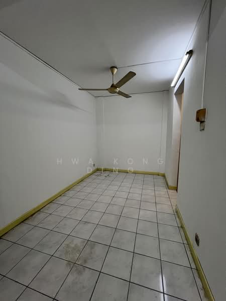 Pangsapuri untuk Dijual di Sri Cempaka (Puchong Jaya) - Hwa Kong Ding - Bedroom 2 - PropertyGuru.com.my