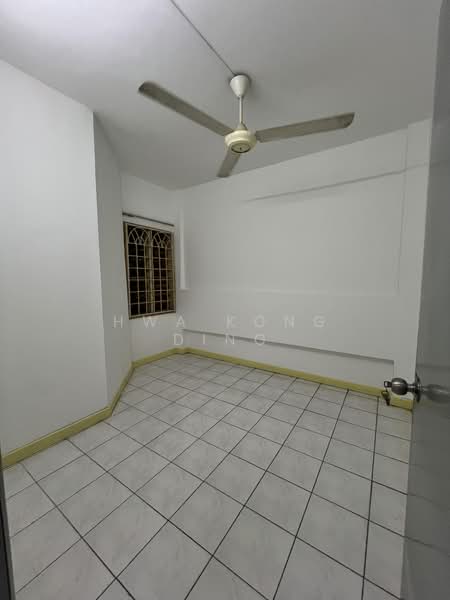 Pangsapuri untuk Dijual di Sri Cempaka (Puchong Jaya) - Hwa Kong Ding - Living  - PropertyGuru.com.my