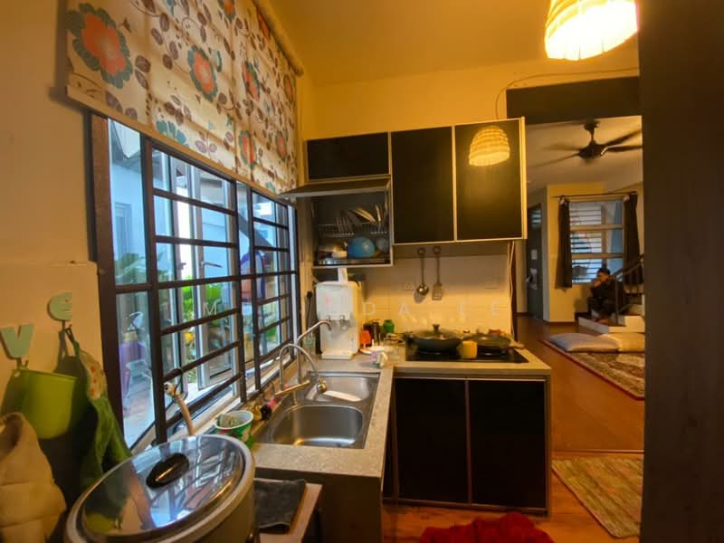 Rumah Berkembar untuk Dijual di Taman Mutiara Rini (Skudai) - Melinda Ee - Kitchen - PropertyGuru.com.my