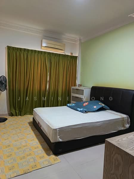 Kondominium untuk Dijual di Meadow Park I - Jasmine Wong - Bedroom - PropertyGuru.com.my