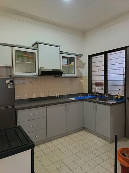 Kondominium untuk Dijual di Meadow Park I - Jasmine Wong - Kitchen - PropertyGuru.com.my