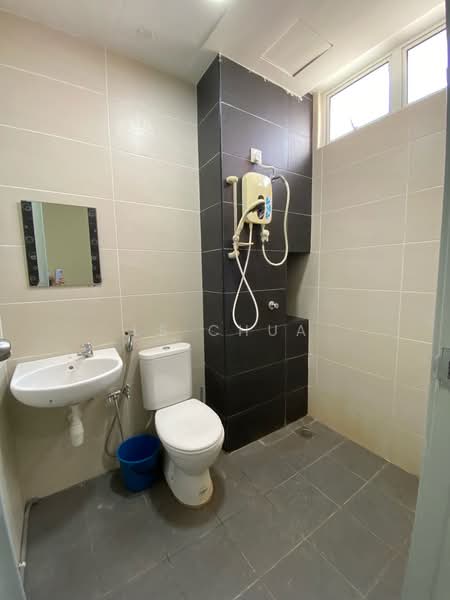 Condominium for Rent at Pangsapuri Kamelia (Camellia Park) - LS Chua - Bathroom - PropertyGuru.com.my