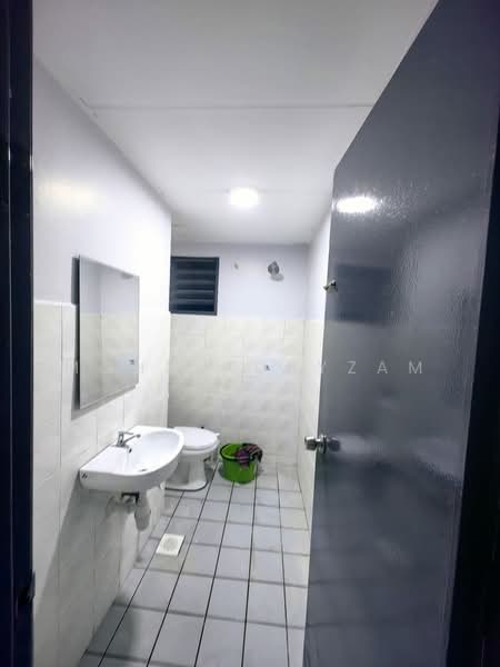 Pangsapuri untuk Dijual di PJS One Apartments - Mohd Adryzam - Bathroom - PropertyGuru.com.my