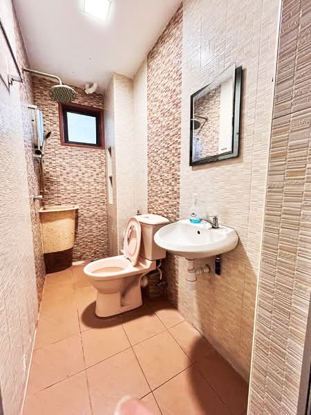 Kondominium untuk Disewa di Serina Bay - Jerry Tan - Bathroom - PropertyGuru.com.my