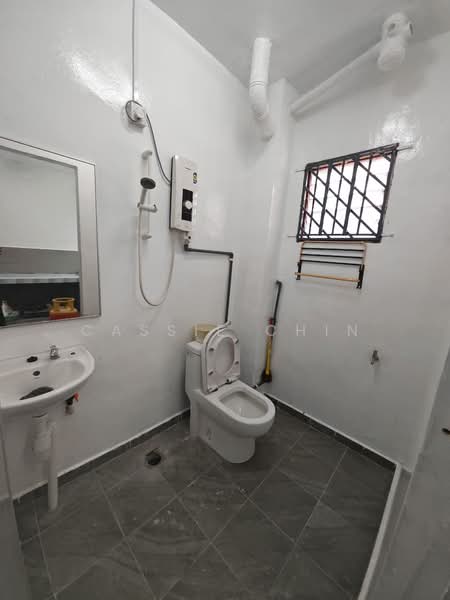 Rumah Teres 2 Tingkat untuk Disewa di Taman Skudai Baru (Skudai) - Cassie Chin - Bathroom - PropertyGuru.com.my