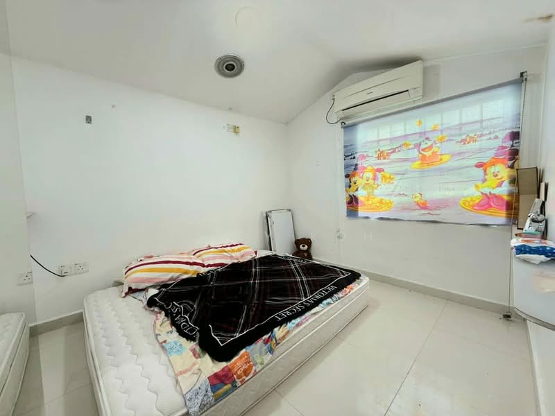 1-storey Terraced House for Rent in Taman Pelangi (Johor Bahru) - Jessy Koh - Bedroom - PropertyGuru.com.my