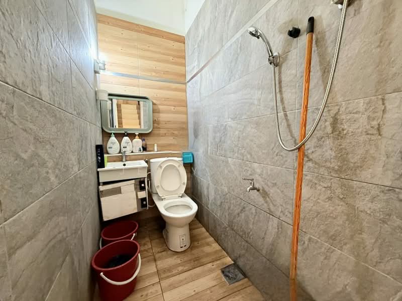 1-storey Terraced House for Rent in Taman Pelangi (Johor Bahru) - Jessy Koh - Bathroom - PropertyGuru.com.my