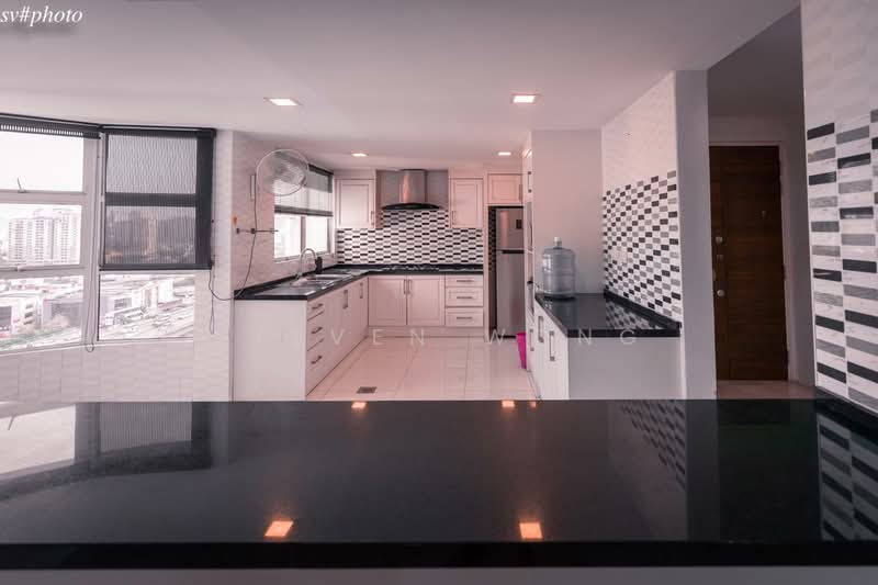 Kondominium untuk Dijual di Impiana On The Waterfront Condominium - Steven Wong - Kitchen - PropertyGuru.com.my