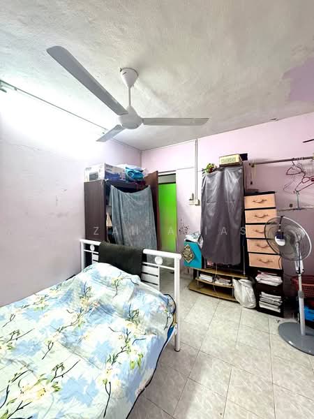 Flat for Sale at Flat Taman Melati - Izzah Alias - Bedroom - PropertyGuru.com.my