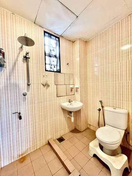 2-storey Terraced House for Sale in Taman Bukit Maluri (Kepong) - Thoriq Suparman - Bathroom - PropertyGuru.com.my