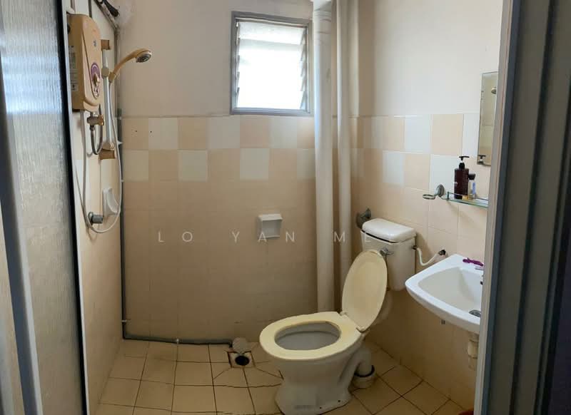 Apartment for Sale at Pangsapuri Jati Selatan - Janee Lo - Bathroom - PropertyGuru.com.my