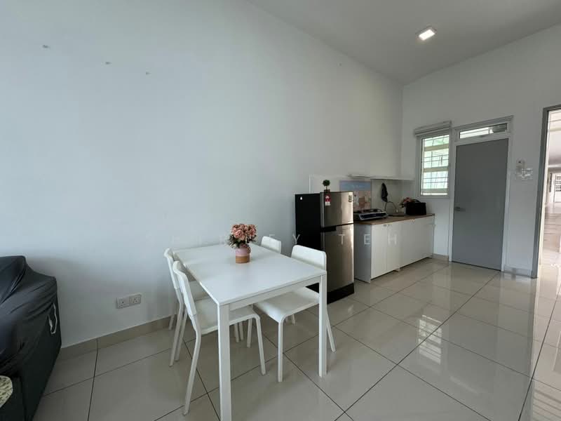 Kondominium untuk Dijual di Tropicana Bay Residences - Shirley Teh - Dining Room - PropertyGuru.com.my