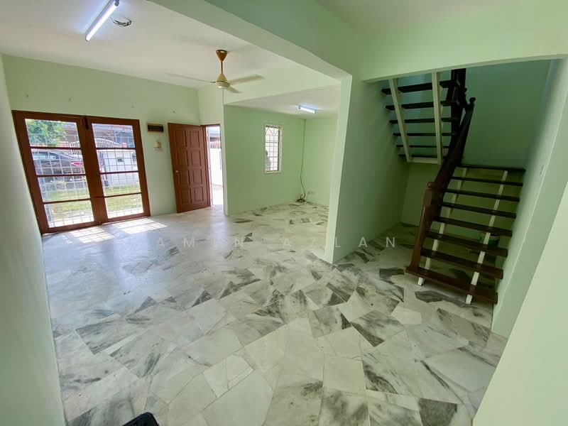 Rumah Teres 2 Tingkat untuk Dijual di Usj 1 (Subang Jaya) - Amin Azlan - Living Room - PropertyGuru.com.my
