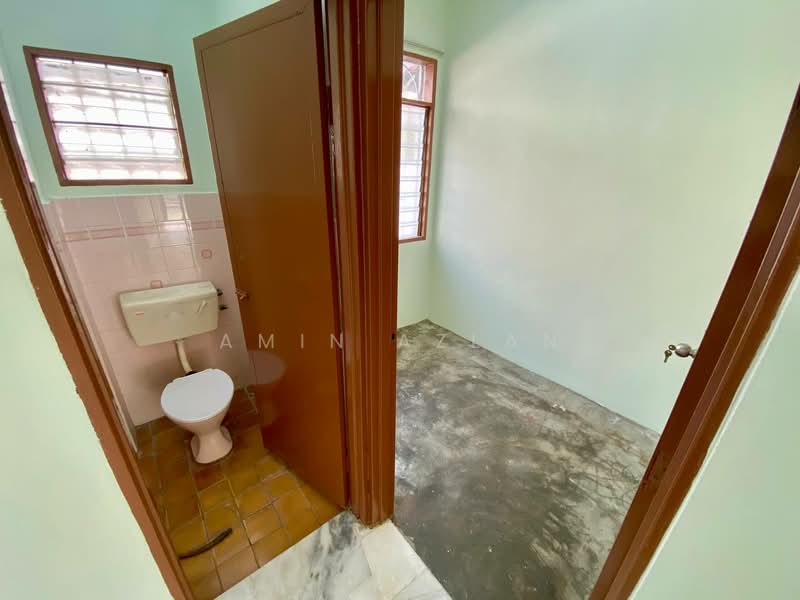 Rumah Teres 2 Tingkat untuk Dijual di Usj 1 (Subang Jaya) - Amin Azlan - Bathroom - PropertyGuru.com.my