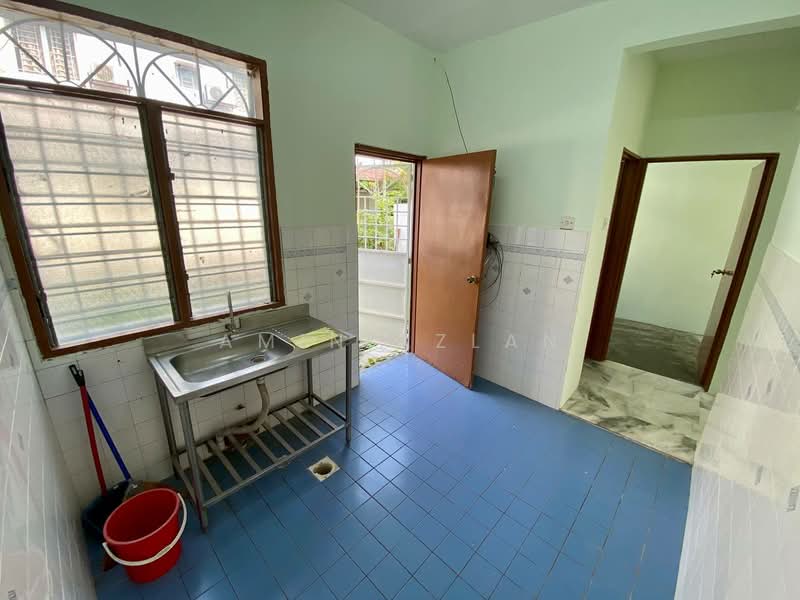 Rumah Teres 2 Tingkat untuk Dijual di Usj 1 (Subang Jaya) - Amin Azlan - Kitchen - PropertyGuru.com.my