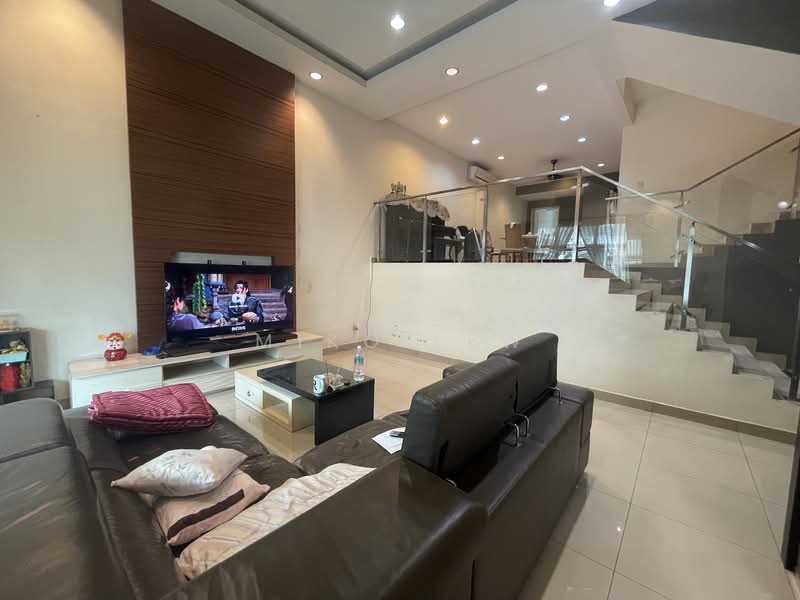 Rumah Teres 3 Tingkat untuk Dijual di Taman Bukit Prima (Cheras) - Miko Lew - Living Room - PropertyGuru.com.my