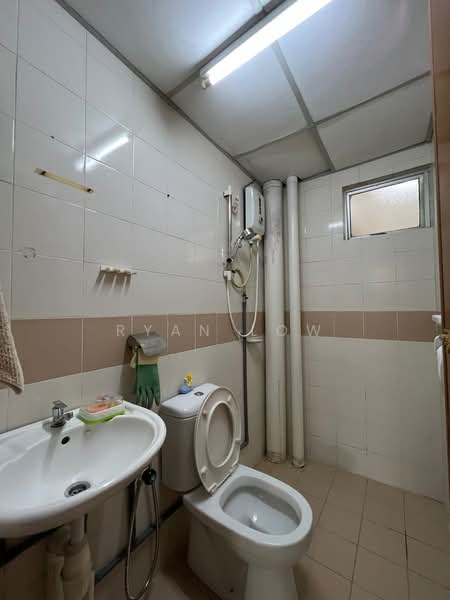 Condominium for Sale at Puncak Banyan - Ryan Low - Bathroom - PropertyGuru.com.my