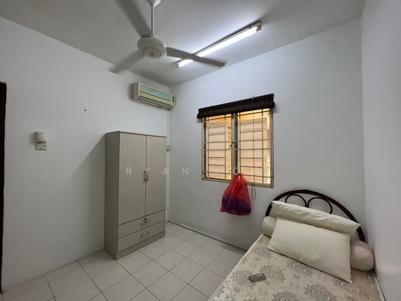 Condominium for Sale at Puncak Banyan - Ryan Low - Bedroom - PropertyGuru.com.my