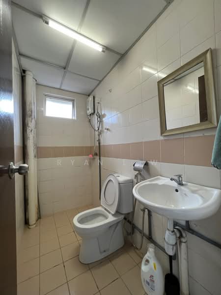 Condominium for Sale at Puncak Banyan - Ryan Low - Bathroom - PropertyGuru.com.my