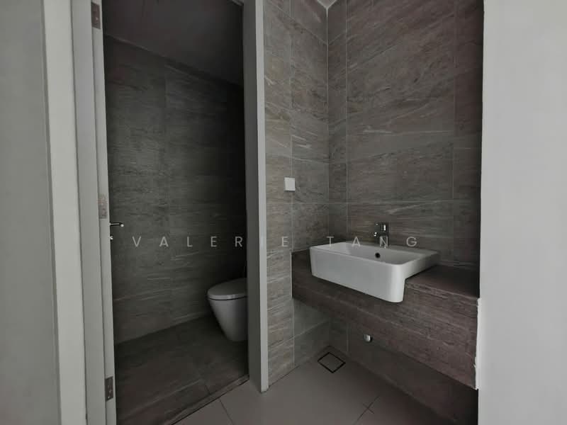 Service Residence for Sale at Edelweiss @ Tropicana Gardens - Valerie Tang - Bathroom - PropertyGuru.com.my