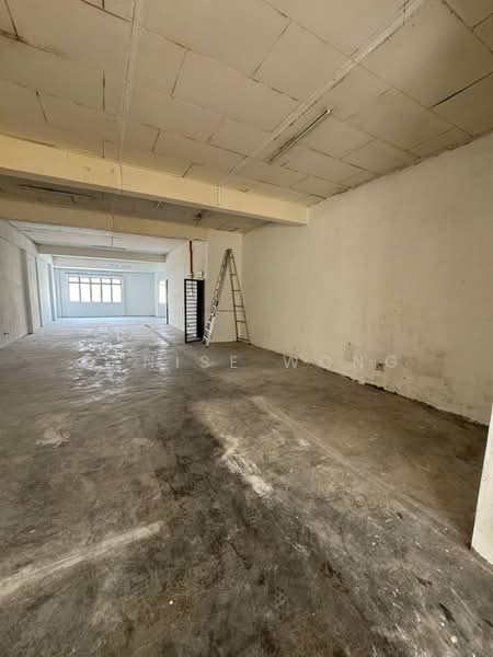 Shop for Rent in Taman Puncak Jalil (Seri Kembangan) - Denise Wong - Interior - PropertyGuru.com.my