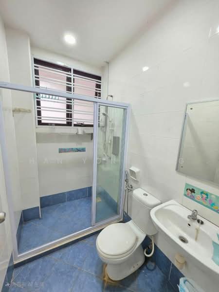 Semi-Detached House for Sale in Indahpura Industrial Park (Kulai) - Han Yong Ang - Bathroom - PropertyGuru.com.my