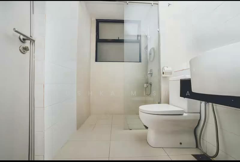 Servis Apartment untuk Dijual di Residences @ 1 Tebrau - Anushka Mishra - Bathroom - PropertyGuru.com.my