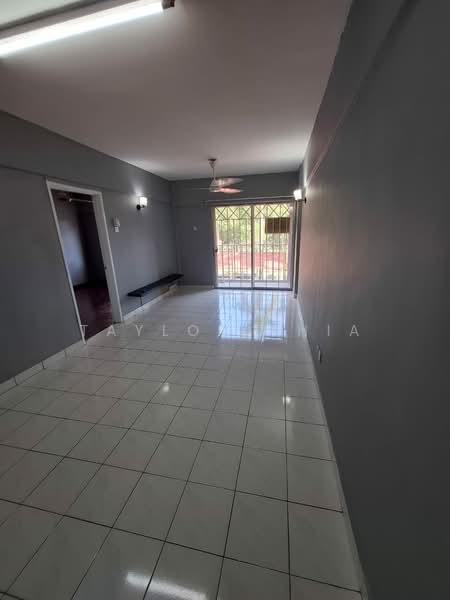 Apartment for Sale at Arena Green - Taylor Chia - Living Room - PropertyGuru.com.my