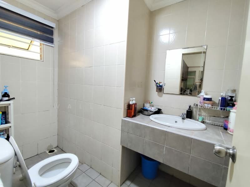 Kondominium untuk Disewa di Desa Residency (Residensi Desa) - Wallace Wong - Bathroom - PropertyGuru.com.my