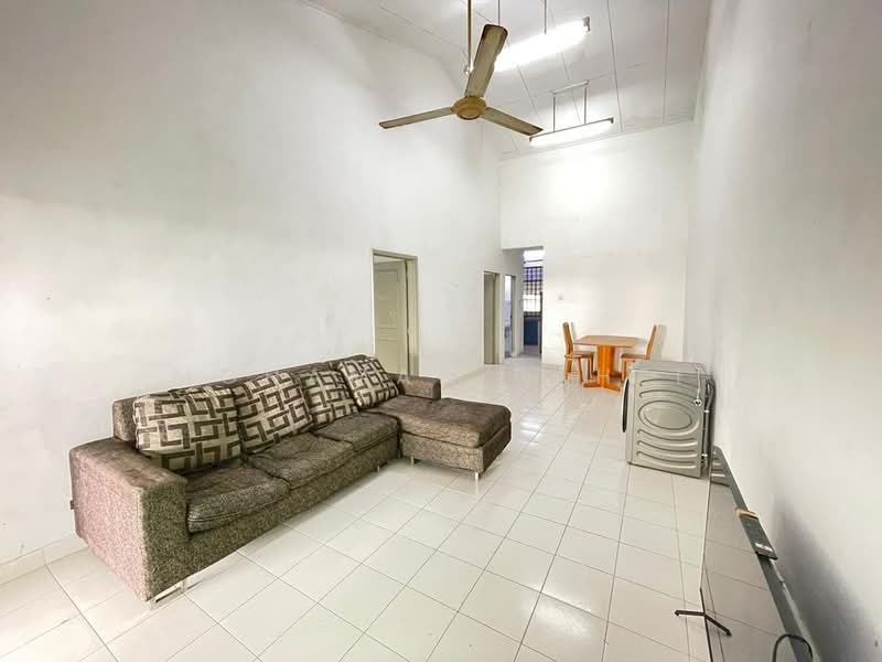 Rumah Teres 1 Tingkat untuk Dijual di Taman Puteri Wangsa (Ulu Tiram) - Mohamad Rahfi - Living Room - PropertyGuru.com.my