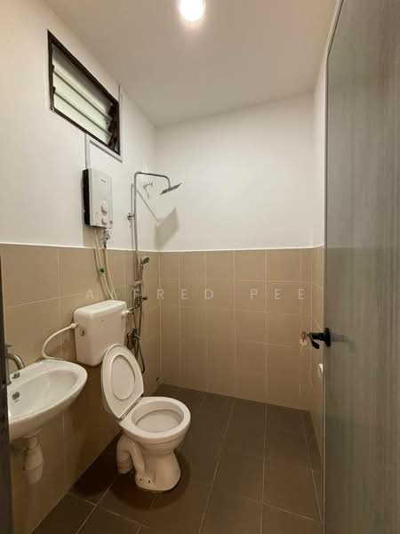 Townhouse for Sale in Kulai (Johor) - Alfred Pee - Bathroom - PropertyGuru.com.my