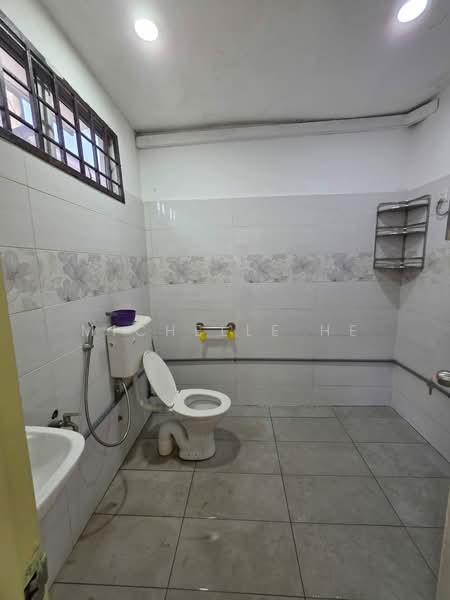 2-storey Terraced House for Sale in Bandar Seri Alam (Masai) - Michelle He - Bathroom - PropertyGuru.com.my