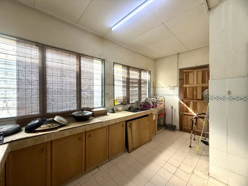 2-storey Terraced House for Sale in Bandar Tun Hussein Onn (Cheras) - Nick Yong - Kitchen - PropertyGuru.com.my