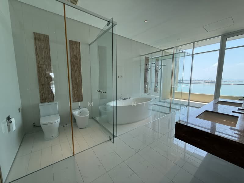 Kondominium untuk Dijual di 8 Gurney (The Shore Condominium) - Lim Eunice - Bathroom - PropertyGuru.com.my